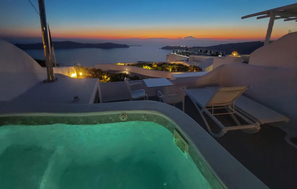 Image of a hot tub suite in Santorini Greece